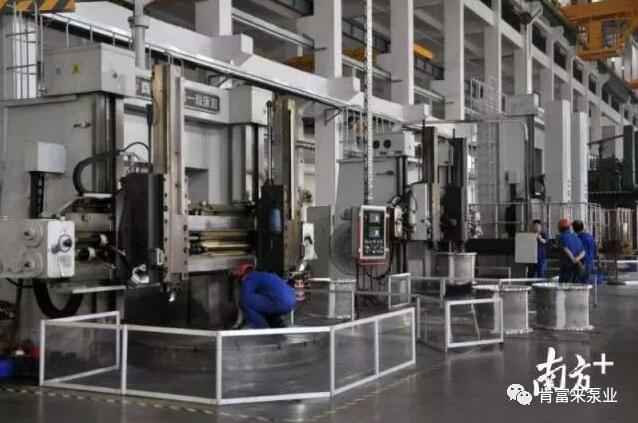 65年来，米兰体育·米兰网站页面入口-米兰online(中国)一直专注于泵领域的研究和应用，图为米兰体育·米兰网站页面入口-米兰online(中国)车间